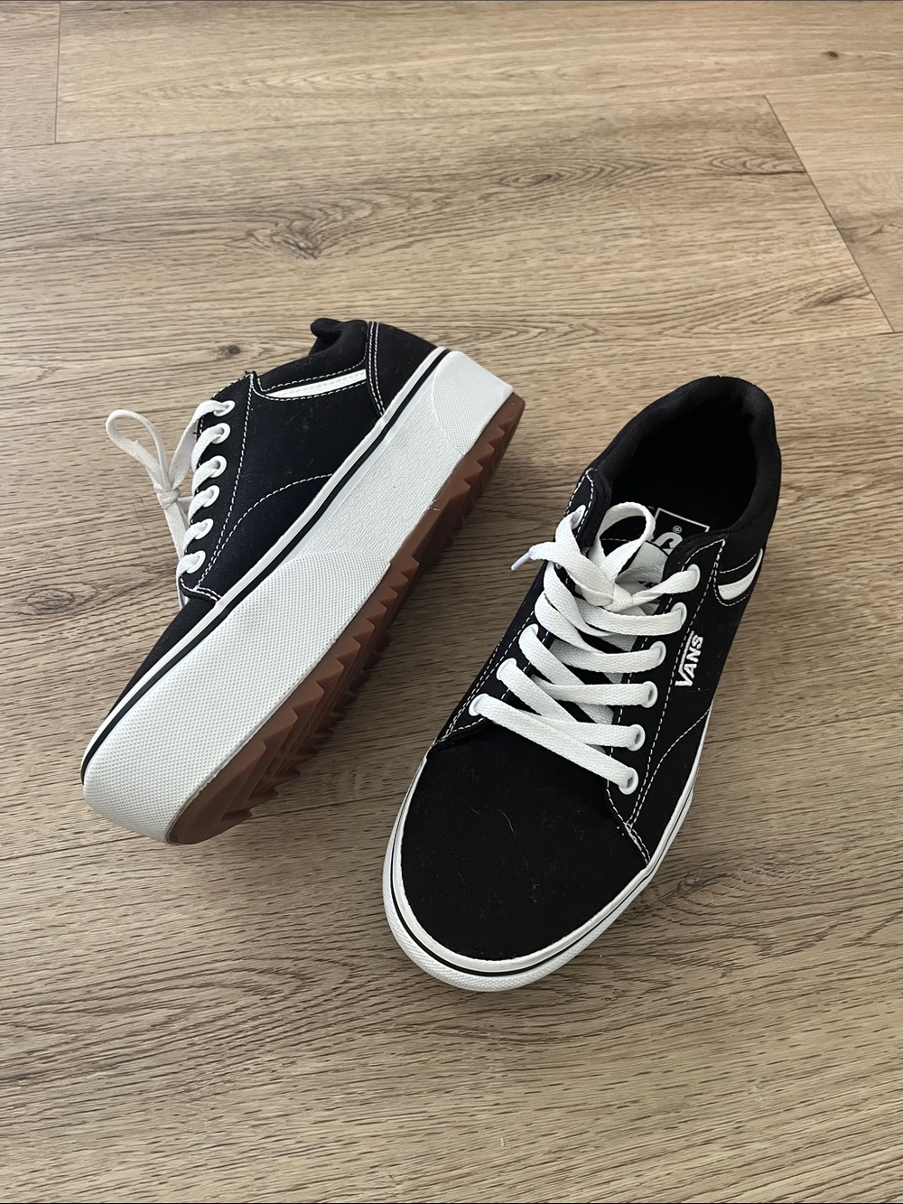 Vans Black and White Low-Top Platform Sneakers